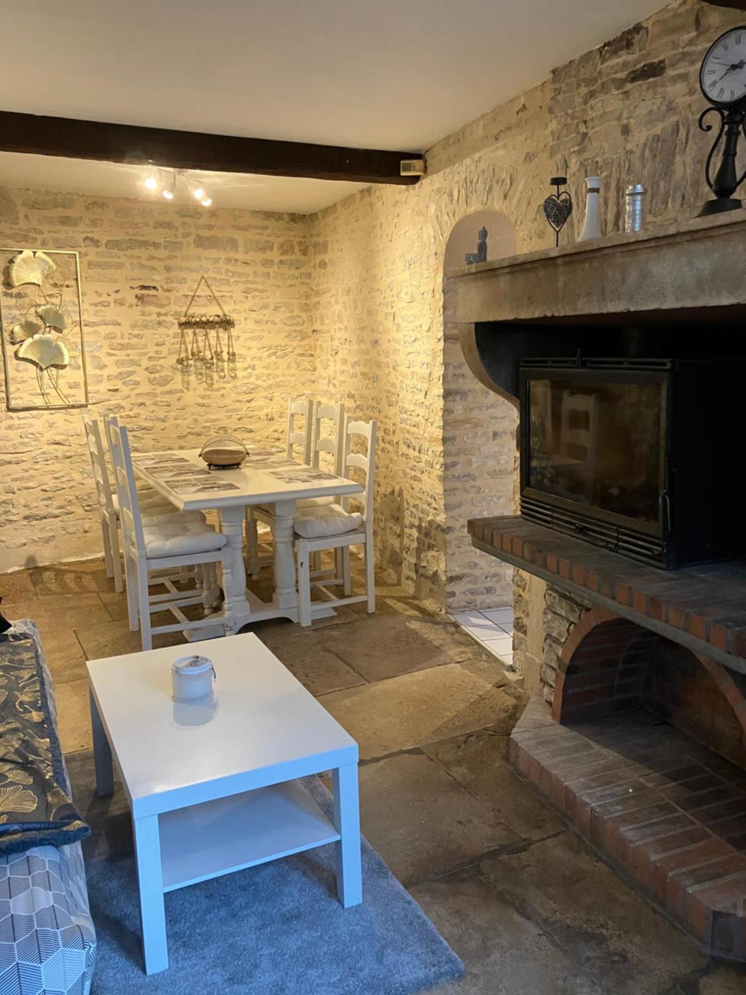 Charmante Maison En Pierres Precy-le-Sec Εξωτερικό φωτογραφία
