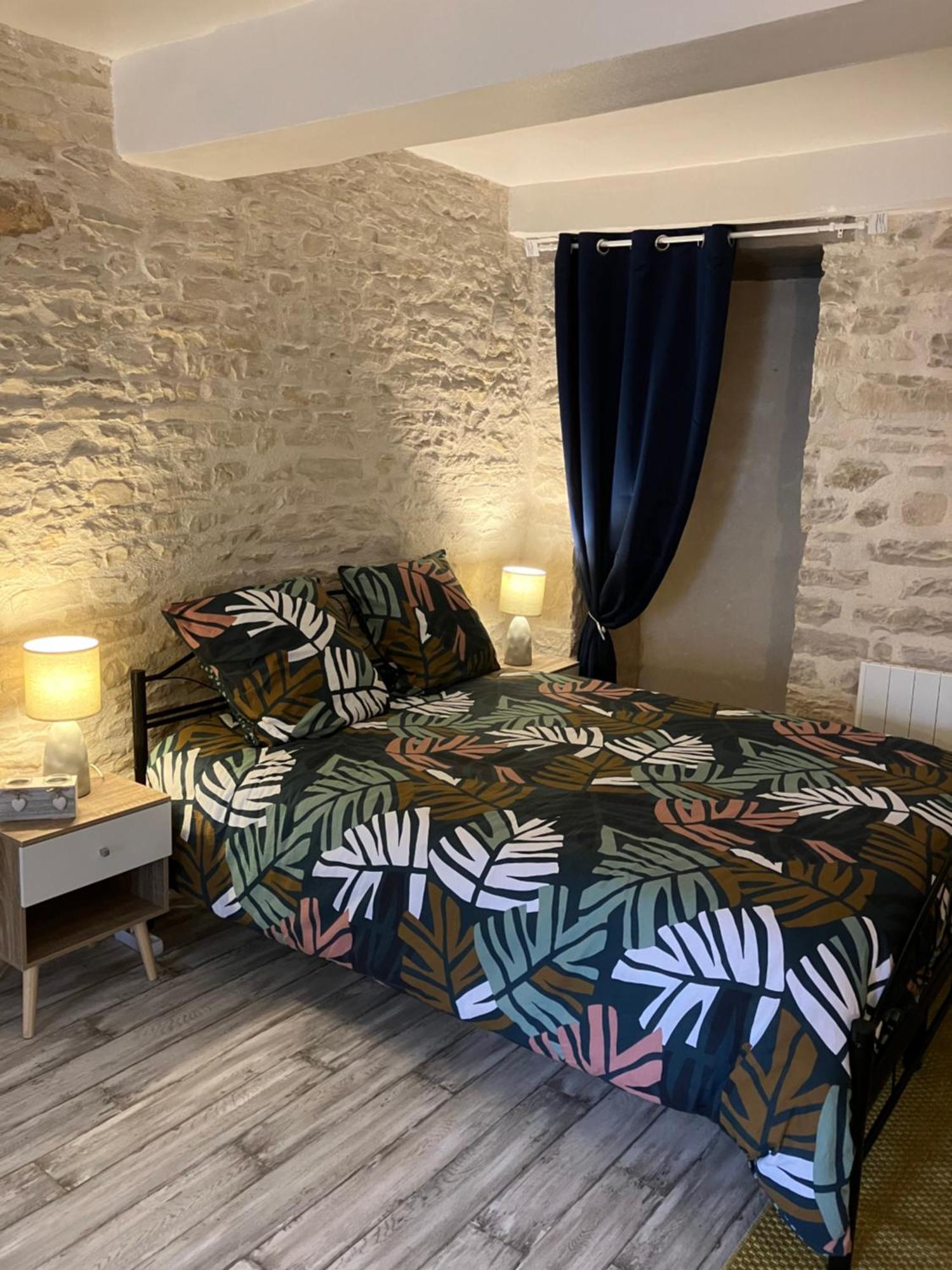 Charmante Maison En Pierres Precy-le-Sec Εξωτερικό φωτογραφία